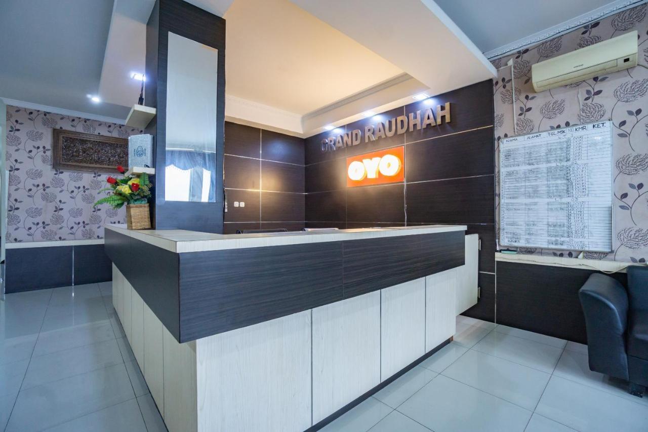 Oyo 2357 Syariah Grand Raudhah Otel Cakarta Dış mekan fotoğraf