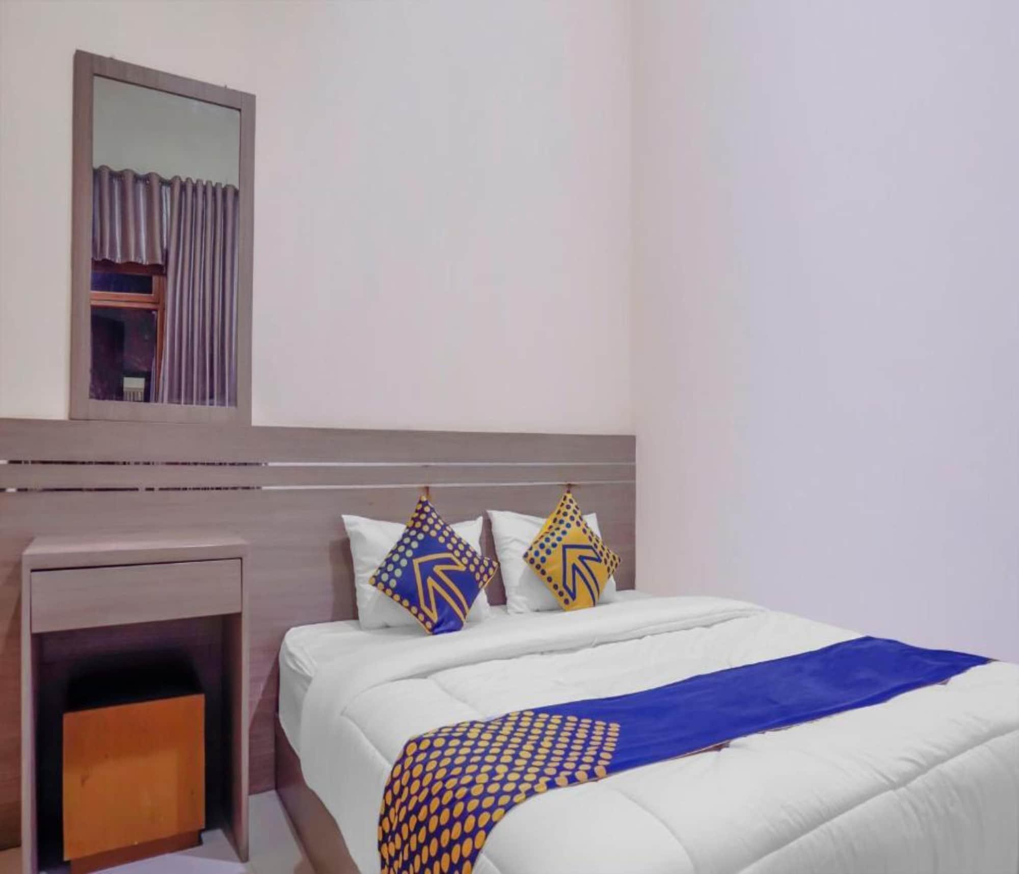 Oyo 2357 Syariah Grand Raudhah Otel Cakarta Dış mekan fotoğraf
