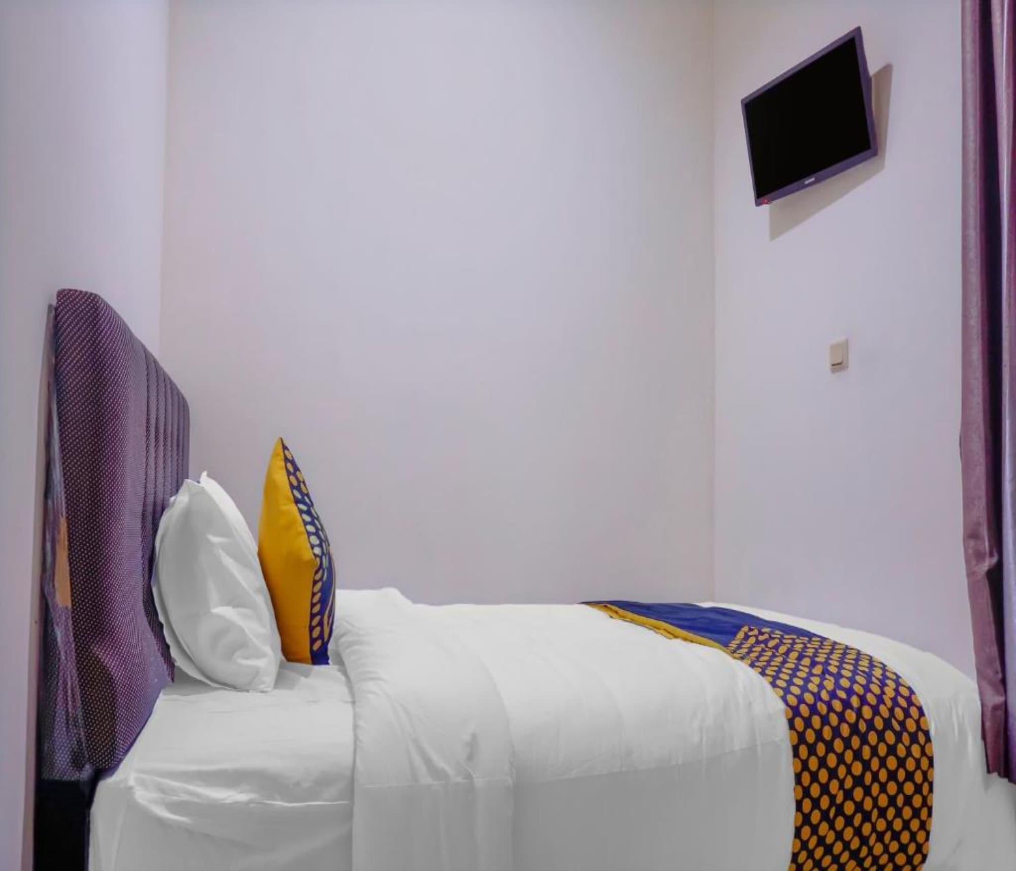 Oyo 2357 Syariah Grand Raudhah Otel Cakarta Dış mekan fotoğraf