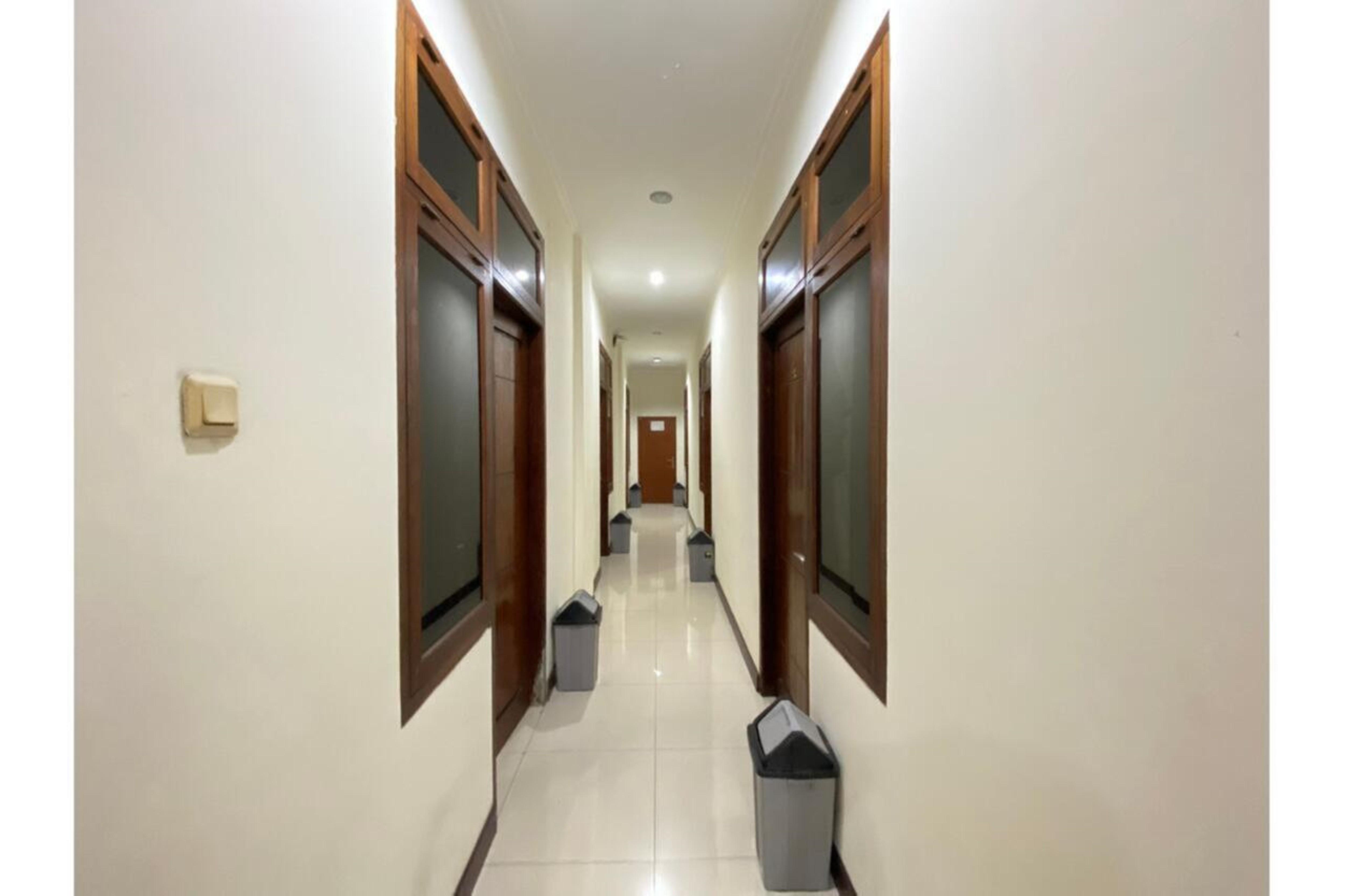 Oyo 2357 Syariah Grand Raudhah Otel Cakarta Dış mekan fotoğraf