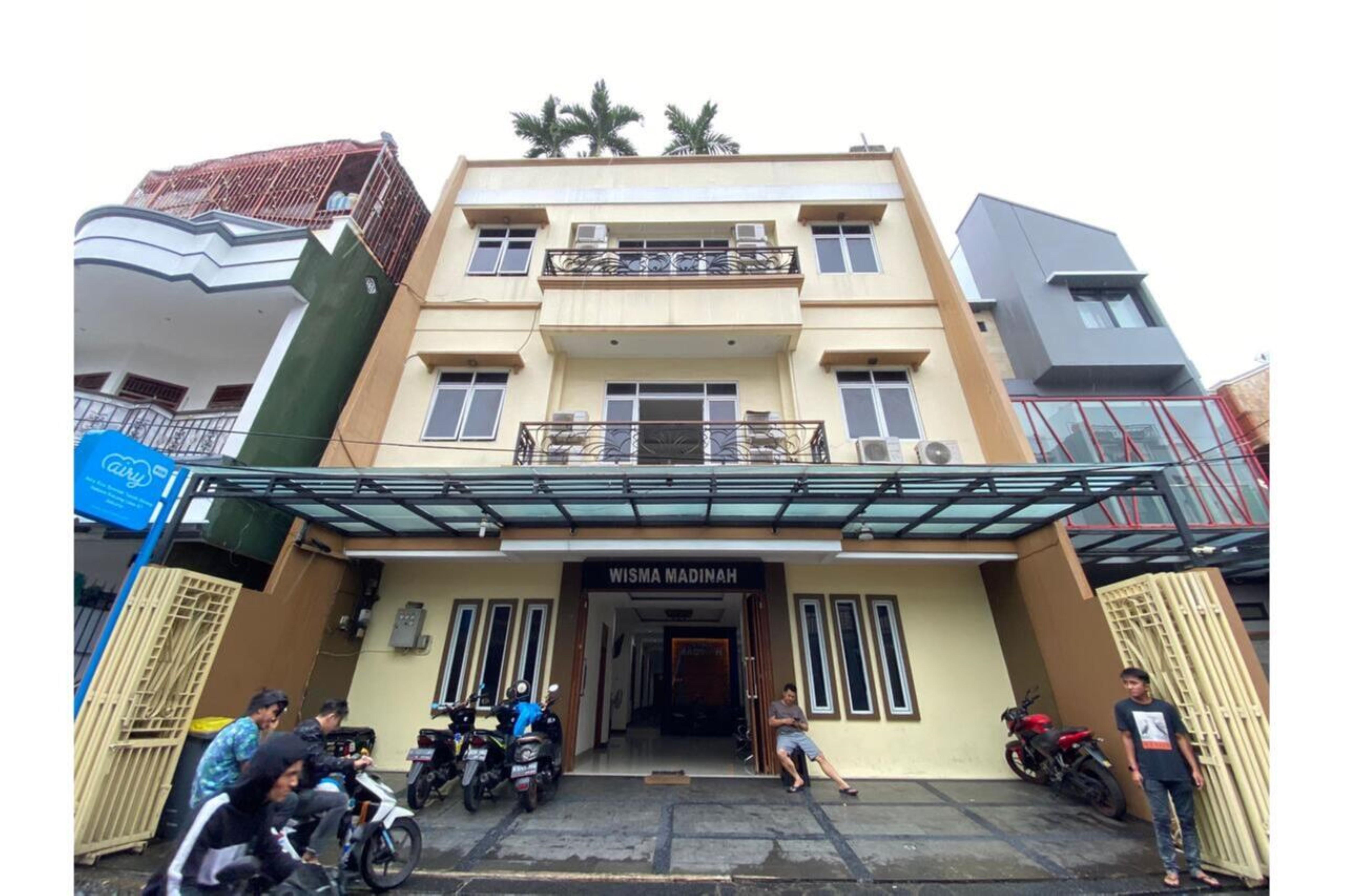 Oyo 2357 Syariah Grand Raudhah Otel Cakarta Dış mekan fotoğraf