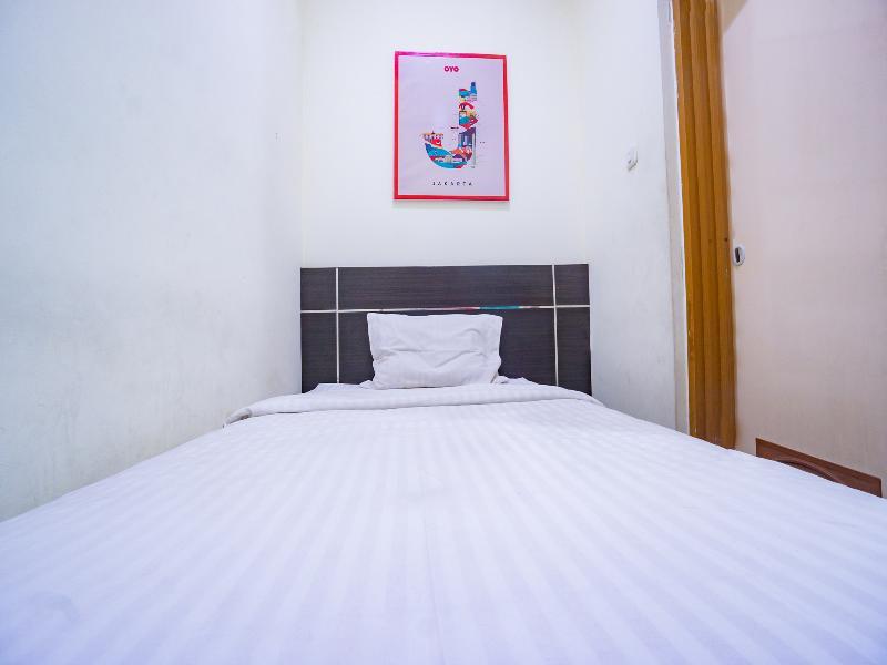 Oyo 2357 Syariah Grand Raudhah Otel Cakarta Dış mekan fotoğraf